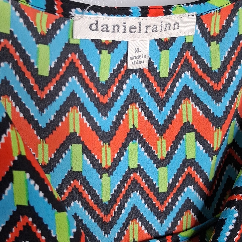 Daniel Rainn Multi-Colored Zigzag Chevron Stateme… - image 3